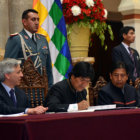 PROMULGACIN. El presidente Evo Morales promulga la ley de control de armas, ayer.