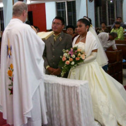 AMOR. Las parejas declararn fidelidad y compaa hasta que la muerte los separe.