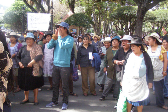 MOVILIZACIN. Los comerciantes protestaron contra las autoridades municipales.