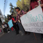 MARCHAS. Los familiares del maestro acusado marcharon por la ciudad alegando su inocencia.