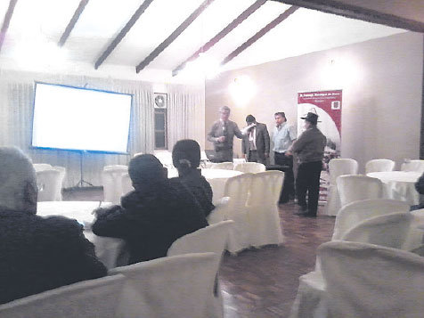 Taller. Los concejales del Municipio de Sucre presentaron el proyecto de Carta Orgnica a los periodistas de la ciudad.