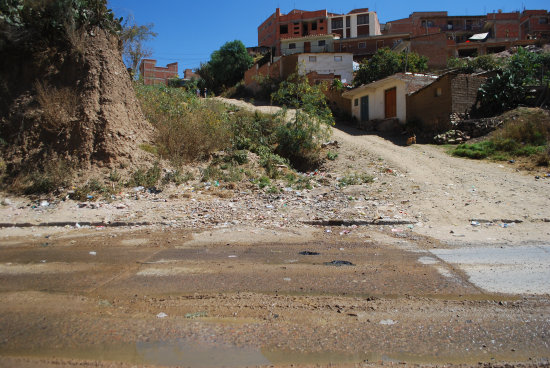 DEMANDA. Hay varios barrios que necesitan equipo pesado para mejorar sus calles.