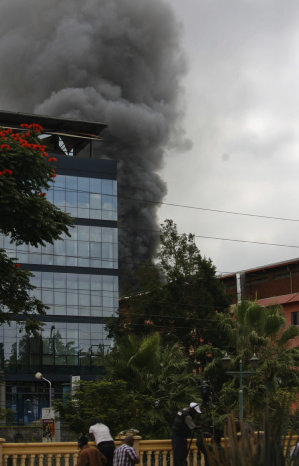 TERRORISMO. El ataque contra un centro comercial de Nairobi deja un saldo de varios muertos.