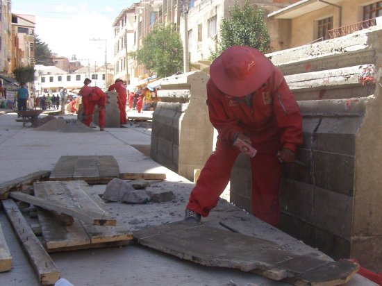 PAVIMENTO. La Alcalda har prevalecer el criterio tcnico en la construccin de la ruta.