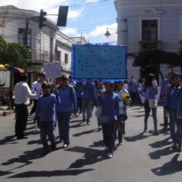 MARCHA. Alumnos del Luz y Verdad.