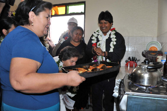 ACTOS. El presidente Evo Morales particip de una nutrida agenda de actividades en Santa Cruz.