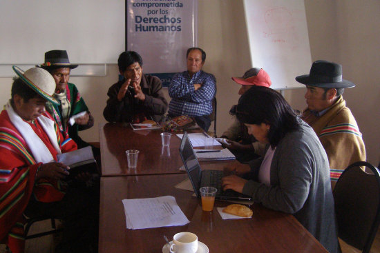 TALLER. La Defensora del Pueblo recogi ayer valiosa informacin de los pueblos indgenas.