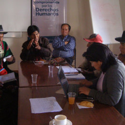 TALLER. La Defensora del Pueblo recogi ayer valiosa informacin de los pueblos indgenas.