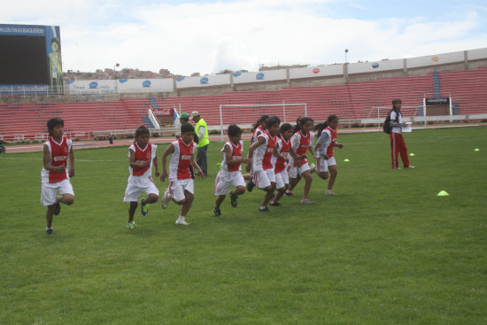 La escuela Emilio Hochmann represent a Chuquisaca en mini atletismo.