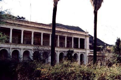 UCCHO. Casa de hacienda que al igual que hay otras alrededor de la ciudad necesita ser conservada para la promocin del turismo y cultura.