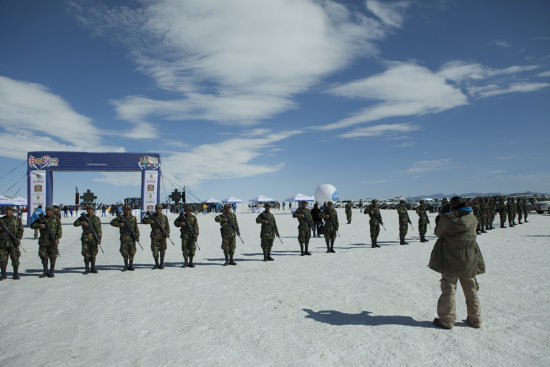 El acto principal de recibimiento a la segunda caravana se desarroll en la poblacin de Uyuni; abajo, Tupiza tambin realiz diferentes actos durante el paso de los visitantes.