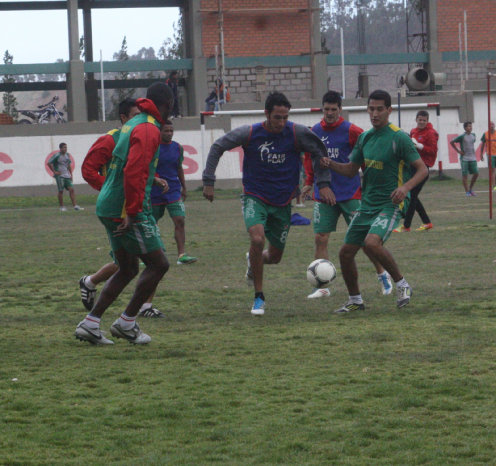 El equipo cumpli su entrenamiento en la cancha de El Bosquecillo.