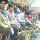 CENSO. Un grupo de agricultores participa de la inauguracin del Censo en Yamaparez.