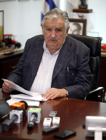 ENTREDICHO. Jos Mujica.