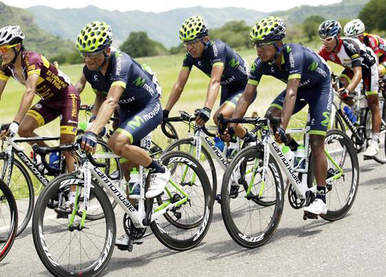 Oscar Soliz (d) durante la prueba Clsico RCN.