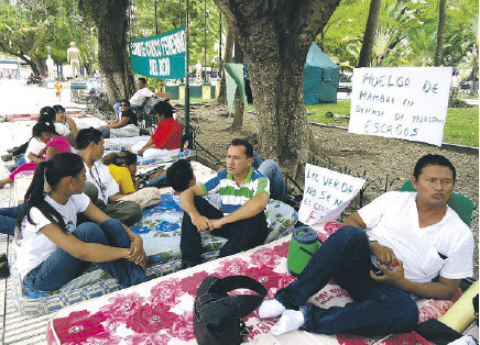 PROTESTA. La huelga de hambre instalada en la plaza central de Trinidad.