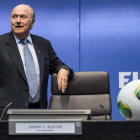 El presidente de la FIFA, el suizo Joseph Blatter, a su llegada a una rueda de prensa celebrada ayer, en Zrich.