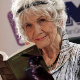 ESCRITORA. La flamante Premio Nobel de Literatura, Alice Munro.