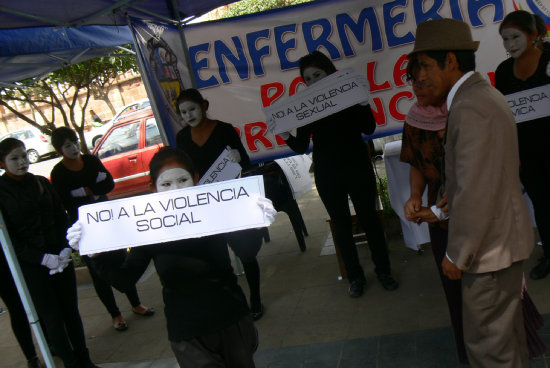 FERIA. Ayer, en el Da de la Salud Mental.