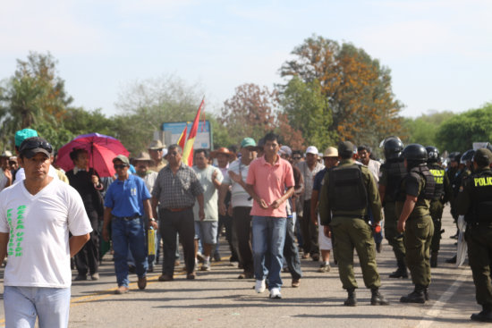 BLOQUEO. La medida continuaba ayer inalterable en Monteagudo.