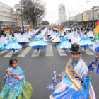 FOLCLORE. Miles de bolivianos bailaron una variedad de danzas en la Entrada de la Integracin Cultural Latinoamericana, en Buenos Aires.