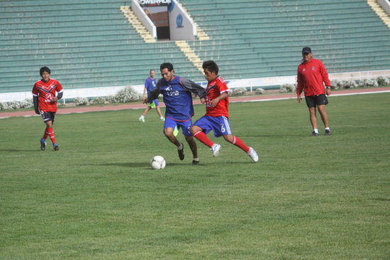 Los estudiantiles cerraron sus entrenamientos ayer, en el estadio Patria.