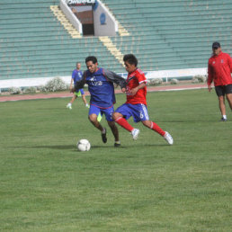 Los estudiantiles cerraron sus entrenamientos ayer, en el estadio Patria.