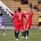 La celebracin de los jugadores capitalinos ayer, en Potos; abajo, una escena del partido.