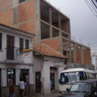 ILEGAL. El municipio no aprob la construccin de este edificio ubicado en la calle Junn.