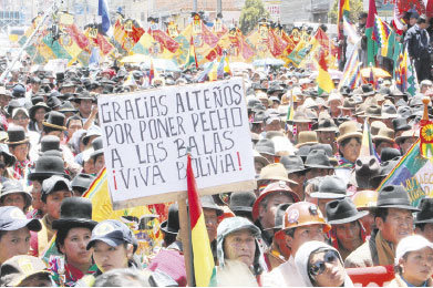 ACTOS. La ciudad de El Alto conmemor una dcada de la Guerra del Gas.