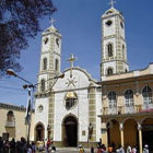 TEMPLO. Miles de devotos visitan la imagen de la Virgen en Quillacollo.