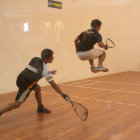 El chuquisaqueo Gonzalo Paco cay ayer frente al canadiense Coby Iwaasa.