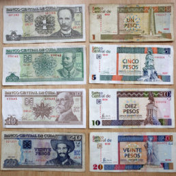 REFORMA. Vista de algunos billetes cubanos, unos de CUP (i) y otros de CUC.