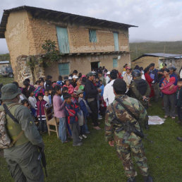 MIRAFLORES. Una vista de las tareas de investigacin desarrolladas ayer, en la zona de conflicto.