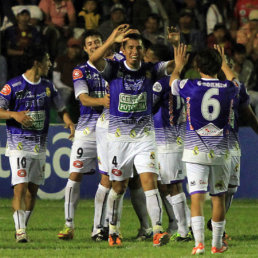 Real Potos (arriba) se enfrentar esta tarde a Wilstermann, en busca de acabar con su invicto.