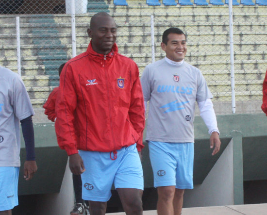 El cruceo Rolando Barra (i) es duda para el partido de maana.