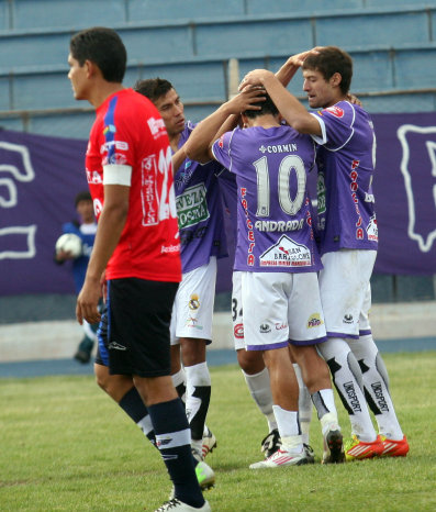 Real Potos festej ayer una goleada propiciada a Wilstermann, en el estadio Vctor Agustn Ugarte.