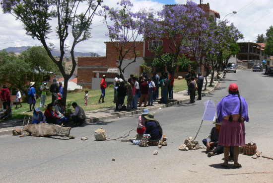 PROTESTA. Bloqueo de los vecinos.