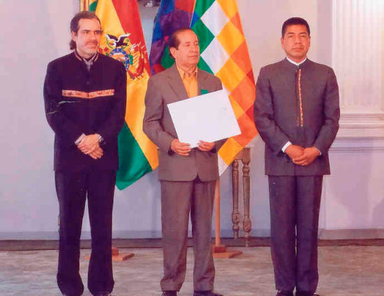 DISTINCIN. Ernesto Cavour (medio) junto a Juan Carlos Alurralde (izq.) y Fernando Huanacuni (der.)