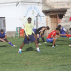 El plantel de Stormers entren ayer en el estadio Sucre.