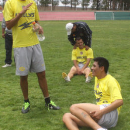 Palavicini (i), Manzano y Ribera luego de la prctica de ayer, viernes, en la cancha de El Bosquecillo.