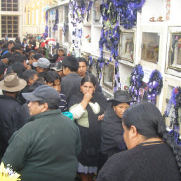 SATURADO. As est el Cementerio General de la ciudad de Sucre ante la creciente demanda y la falta de otros camposantos.