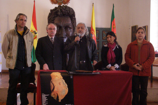 LANZAMIENTO. El anuncio de la actividad y la presentacin del afiche.