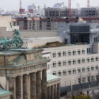 PROXIMIDAD. Vista de la embajada estadounidense en Berln a la derecha.