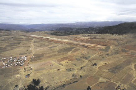 OBRAS. Un aeropuerto internacional se construye en la planicie de Alcantar.