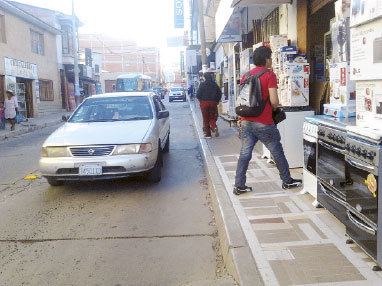 EXPEDITA. As est la calle Manuel Pando para el trnsito de vehculos y peatones.