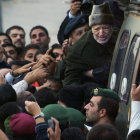 HISTRICO. Fotografa de archivo del 29 de octubre de 2004 del entonces lder palestino Yasser Arafat en un helicptero militar jordano, en la ciudad de Ramala.