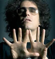 MSICO. El argentino Andrs Calamaro.