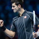 El serbio Novak Djokovic (arriba) se enfrentará hoy, en la final, al español Rafael Nadal.