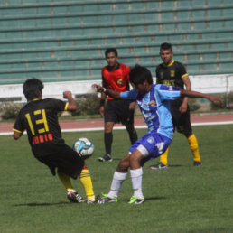 Un pasaje del partido jugado ayer, entre Nacional Sucre y Junín.